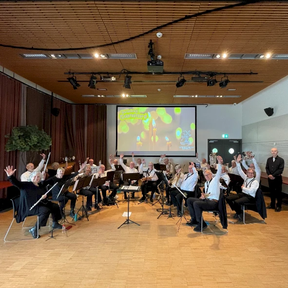 Kerstconcert door Seniorenorkerst 'Wipmolen'